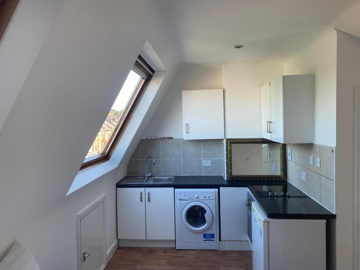 Studio Flat Hatch End Экстерьер фото