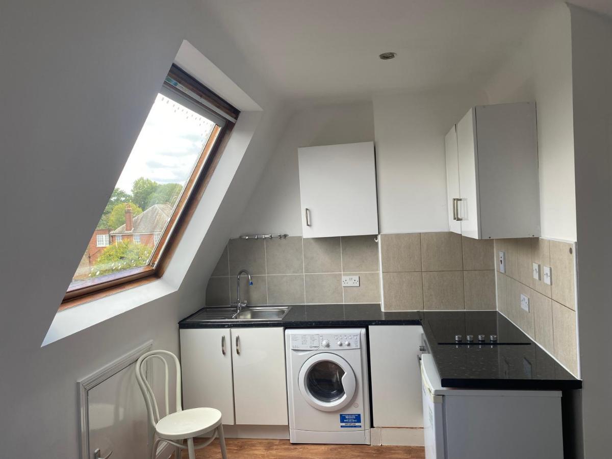 Studio Flat Hatch End Экстерьер фото