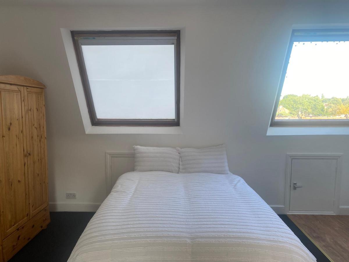 Studio Flat Hatch End Экстерьер фото
