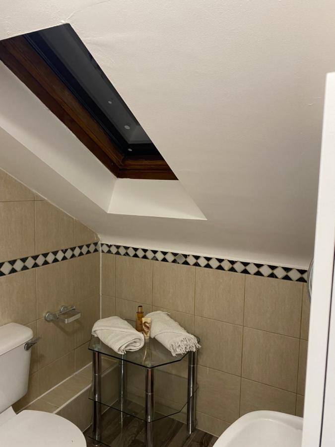 Studio Flat Hatch End Экстерьер фото